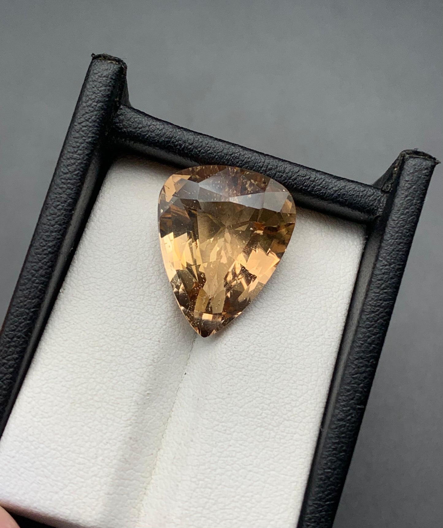 19.34 carats Topaz From Pakistan Loose Gemstone