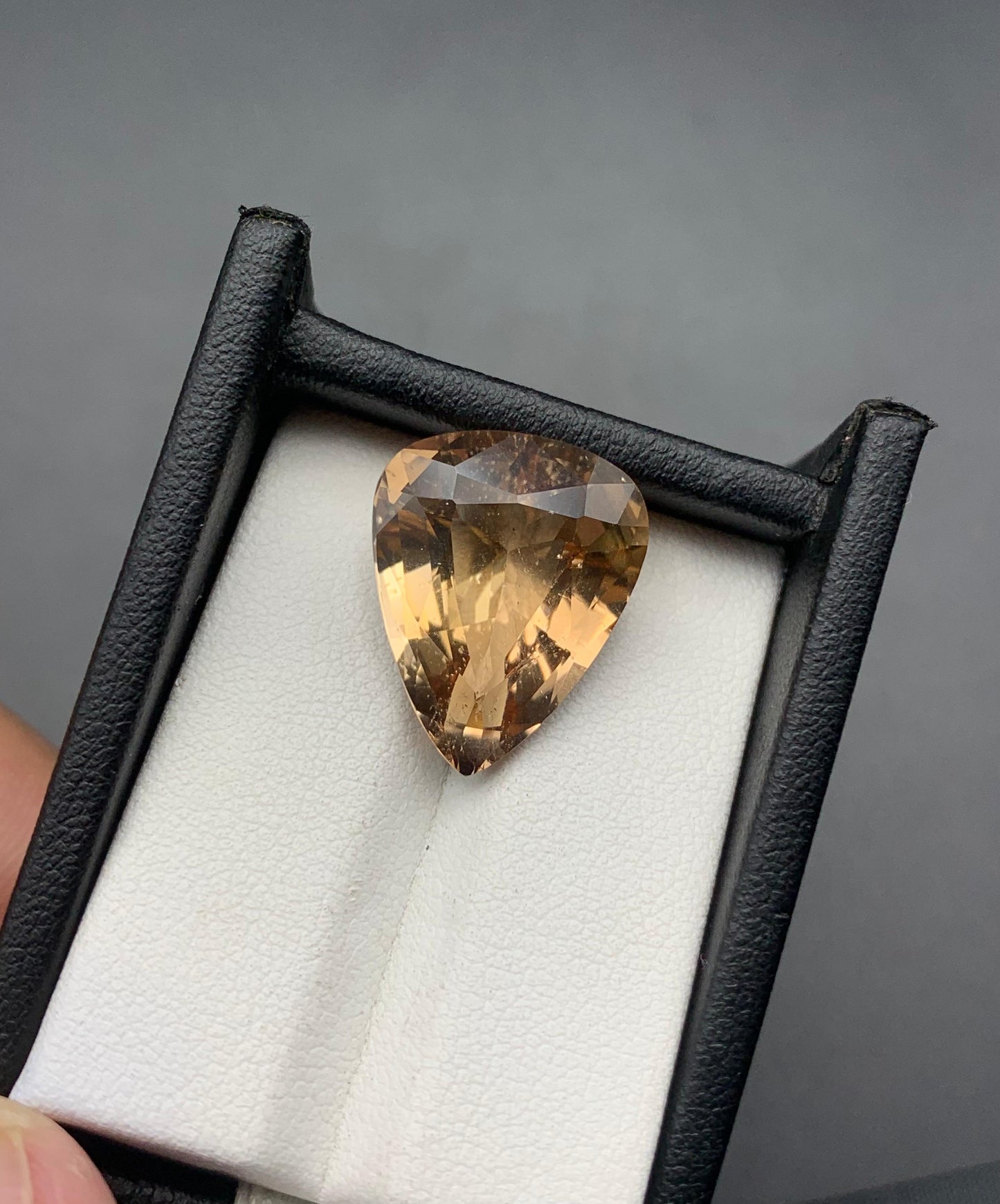 19.34 carats Topaz From Pakistan Loose Gemstone