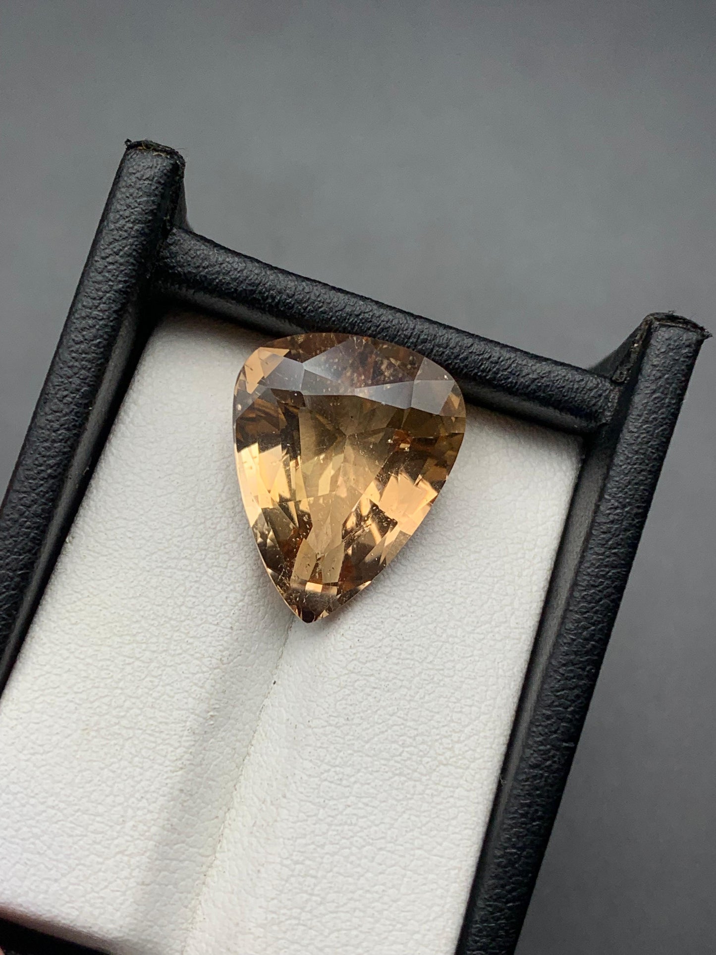 19.34 carats Topaz From Pakistan Loose Gemstone