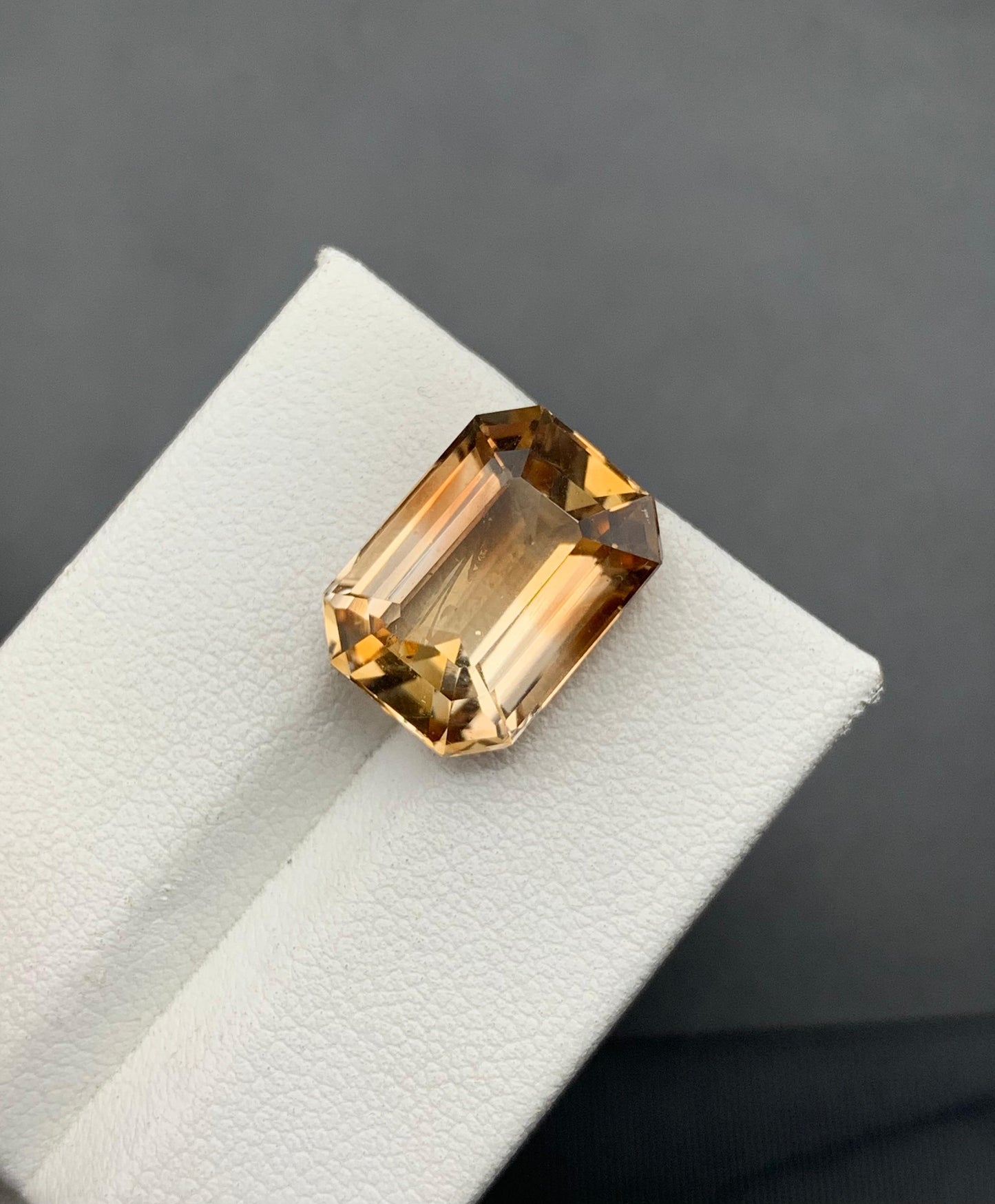 11.40 carats Topaz from Pakistan Loose Gemstone