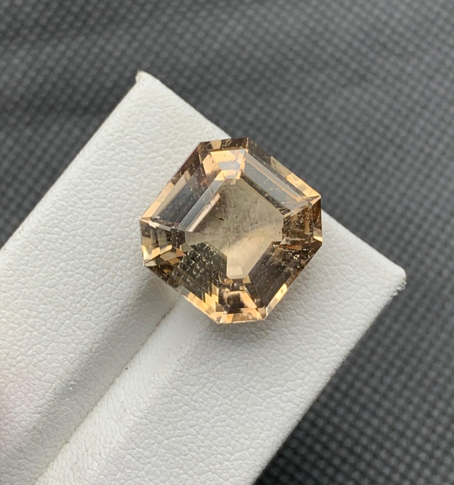 17.80 carats Topaz from Pakistan Loose Gemstone