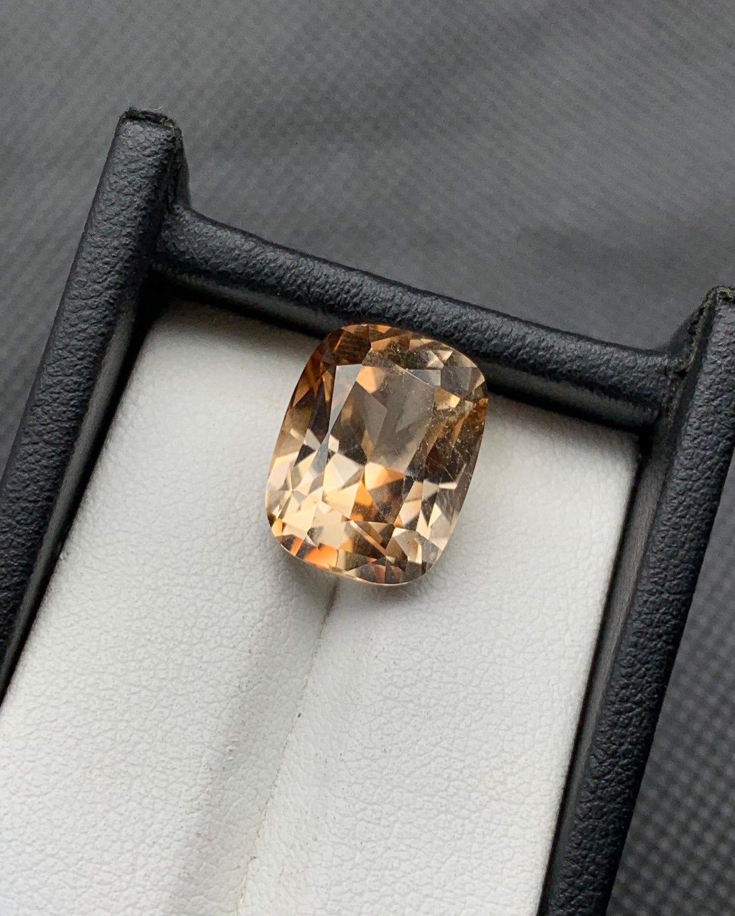 14.46 carats Topaz from Pakistan Loose Gemstone