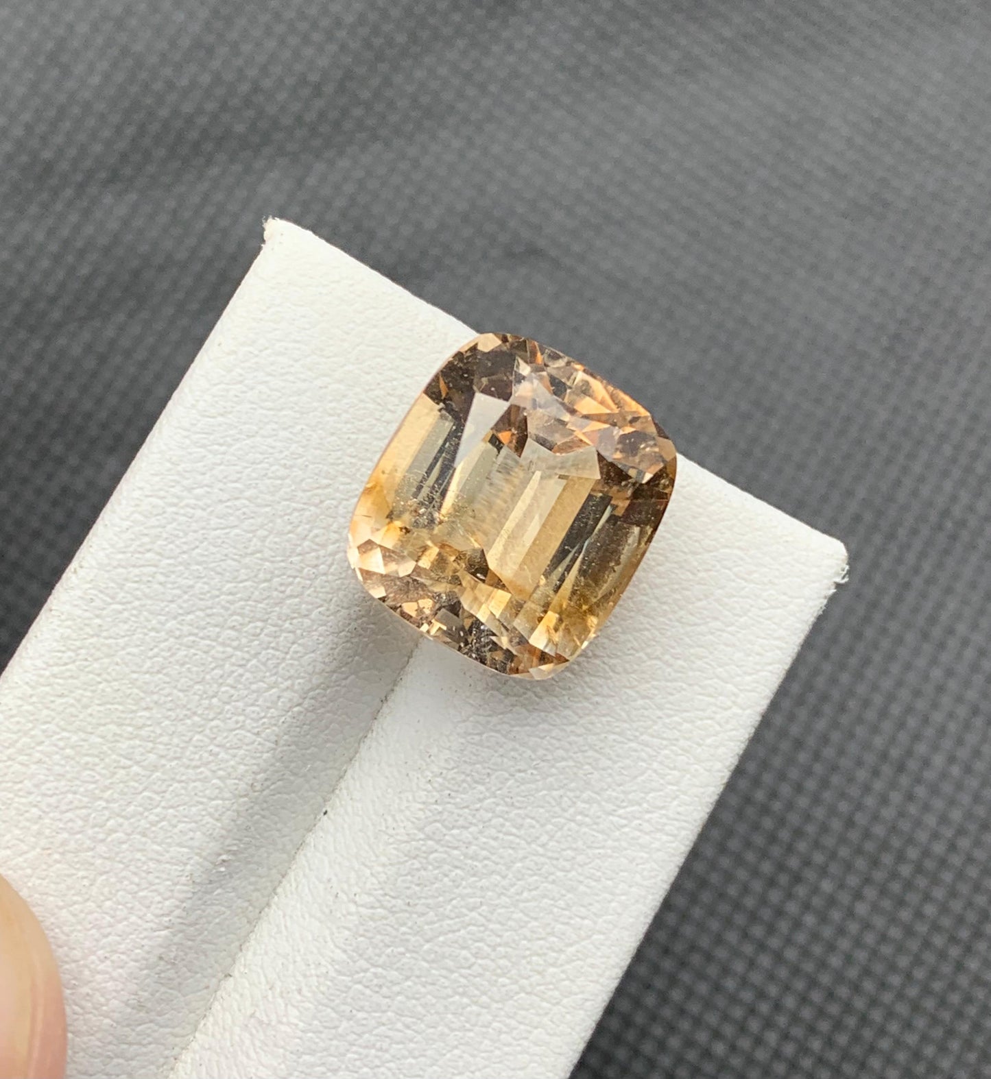 17.91 carats Topaz from Pakistan Loose Gemstone