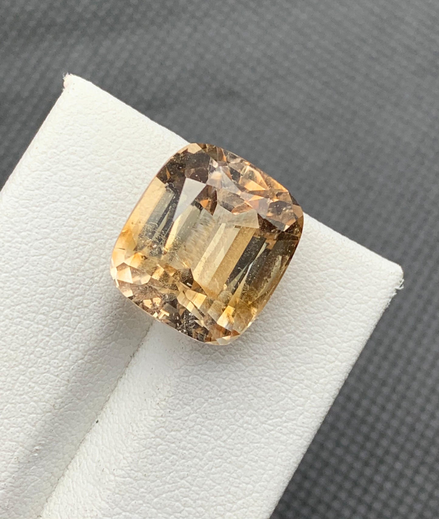 17.91 carats Topaz from Pakistan Loose Gemstone