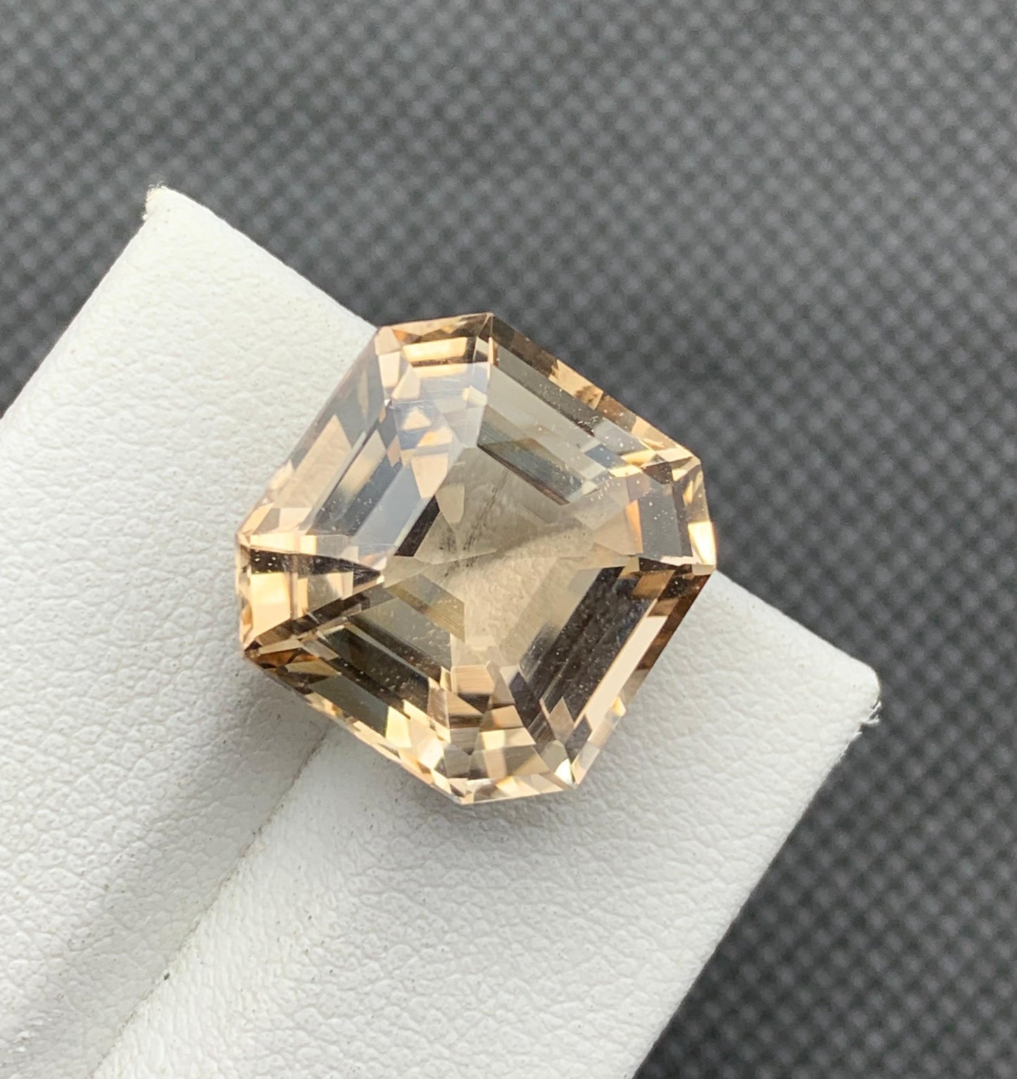 17.40 carats Topaz From Pakistan Loose Gemstone