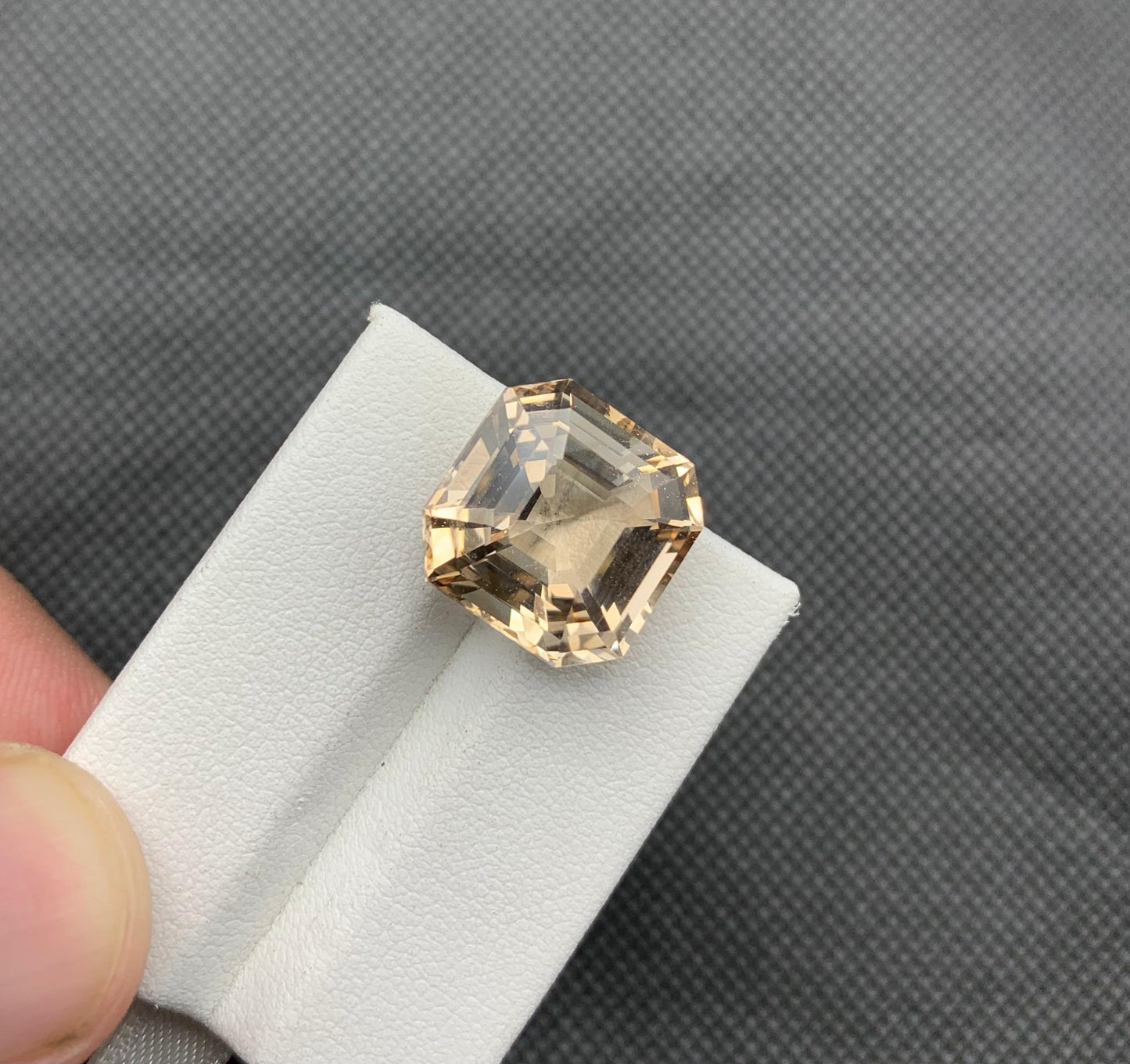 17.40 carats Topaz From Pakistan Loose Gemstone