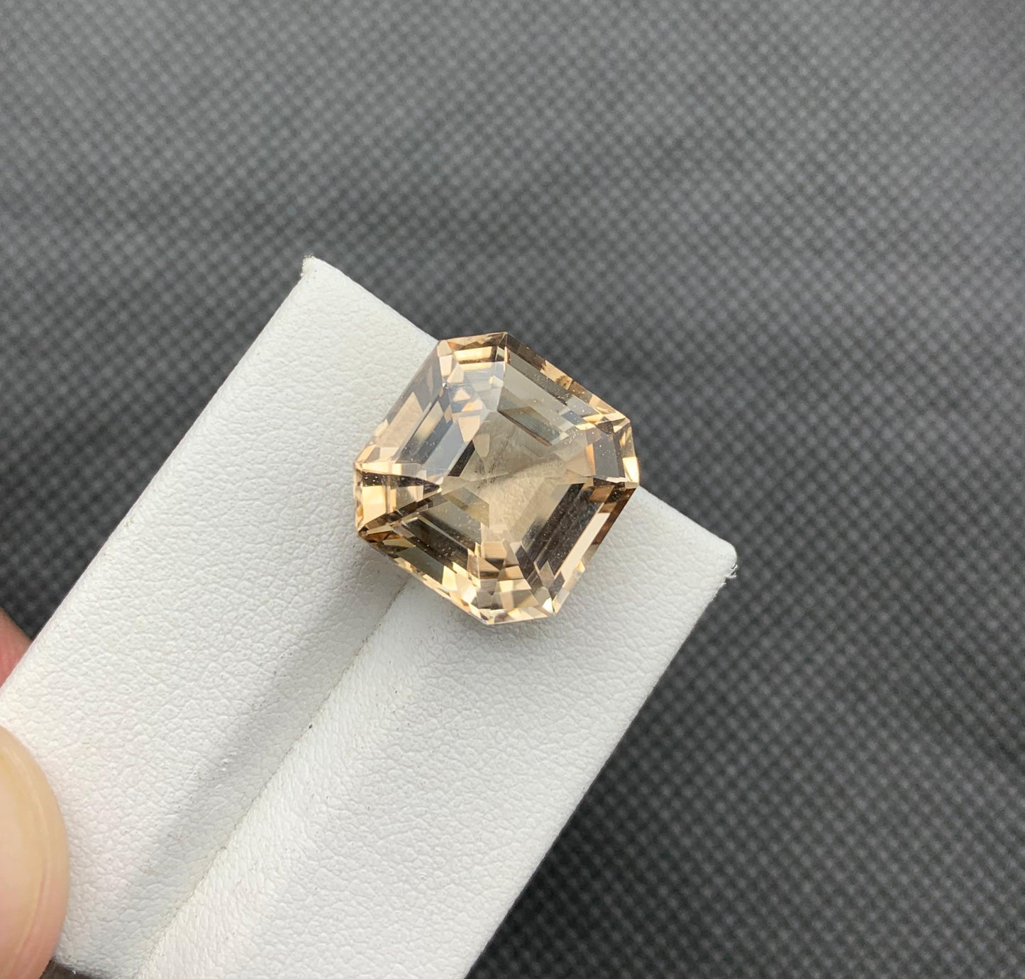 17.40 carats Topaz From Pakistan Loose Gemstone