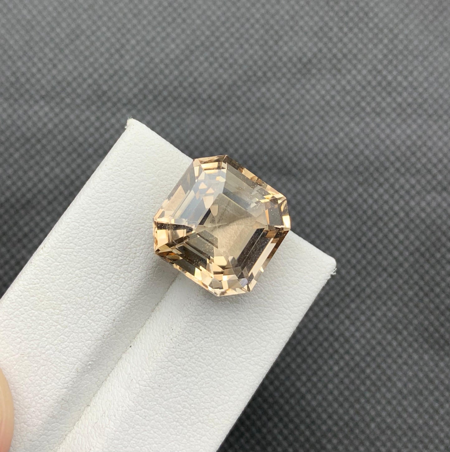 17.40 carats Topaz From Pakistan Loose Gemstone