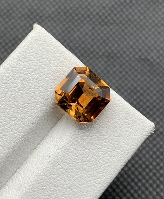 5.84 carats Topaz From Pakistan Loose Gemstone