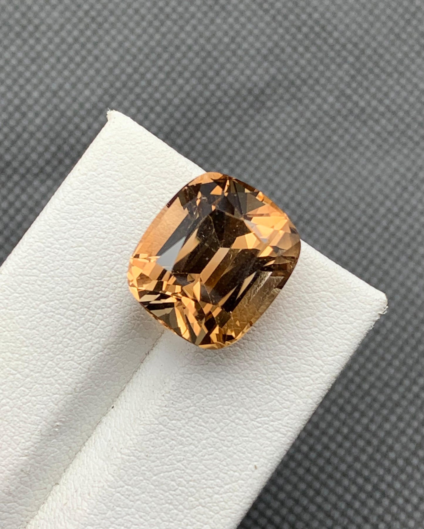 18.50 carats Topaz from Pakistan Loose Gemstone