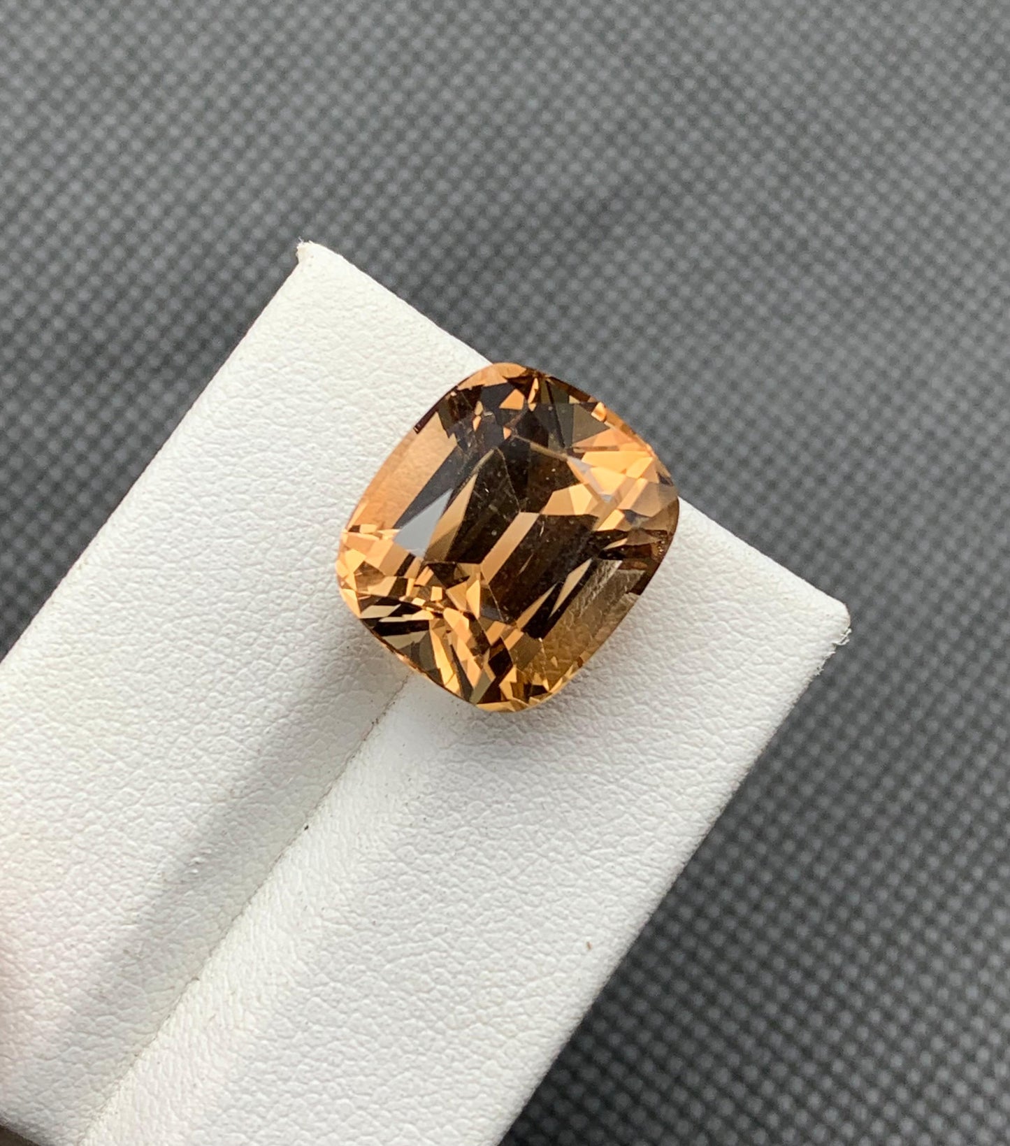 18.50 carats Topaz from Pakistan Loose Gemstone