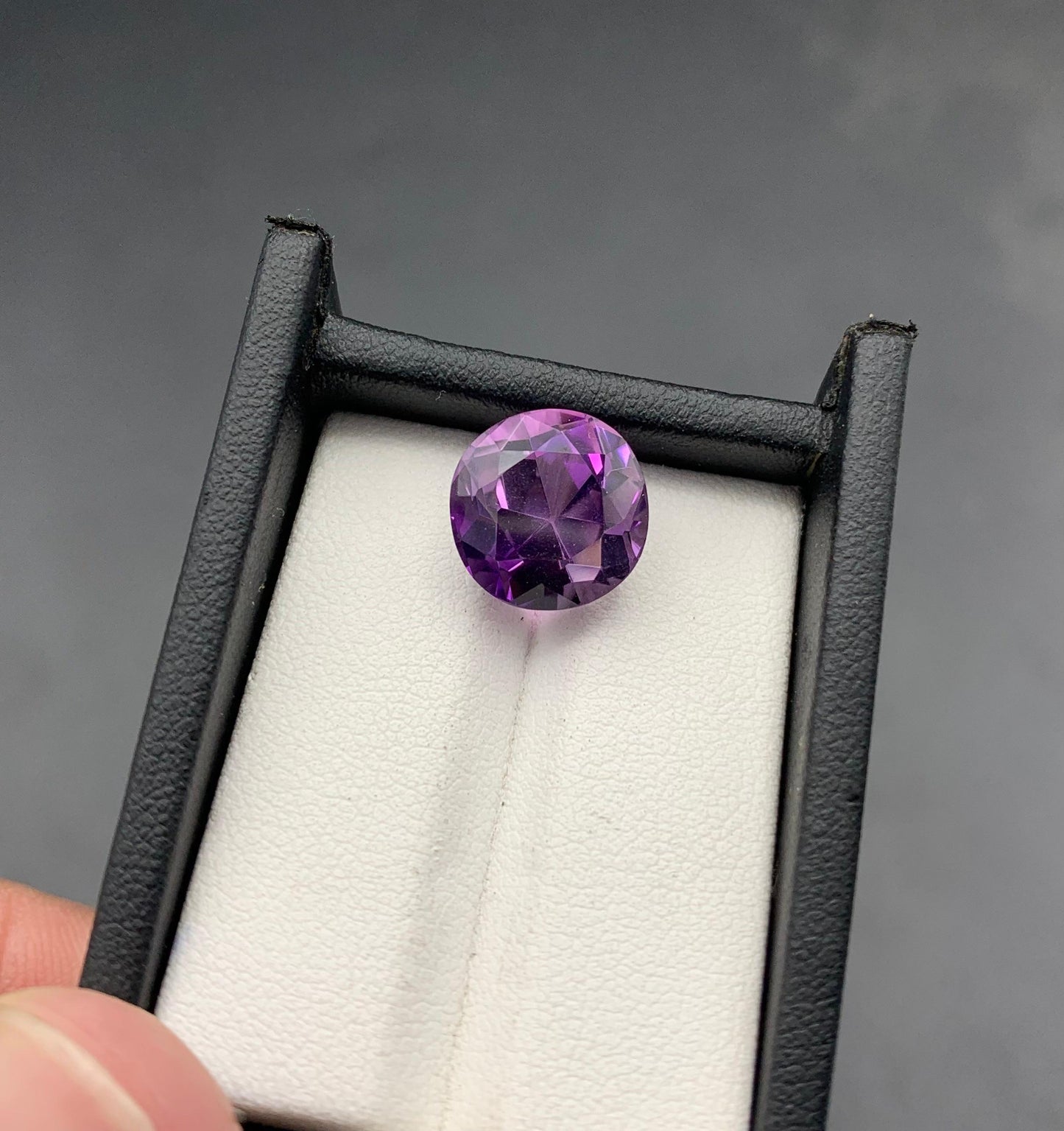 8.38 carats Amethyst from Africa Loose Gemstone