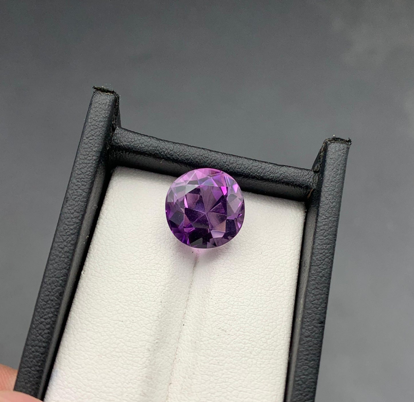 8.38 carats Amethyst from Africa Loose Gemstone