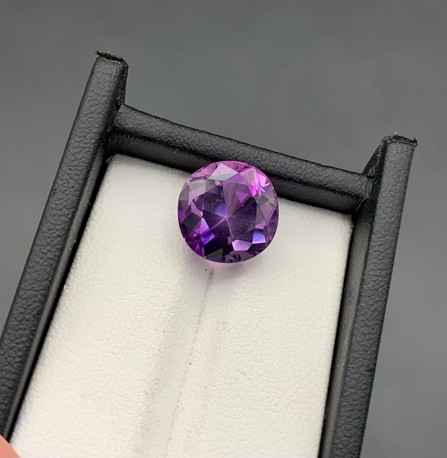 8.38 carats Amethyst from Africa Loose Gemstone