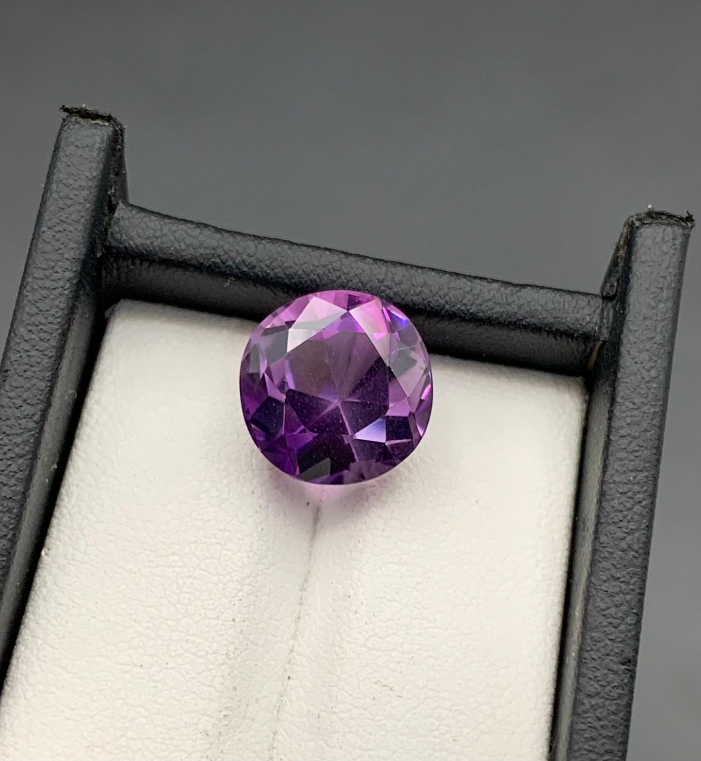 8.38 carats Amethyst from Africa Loose Gemstone