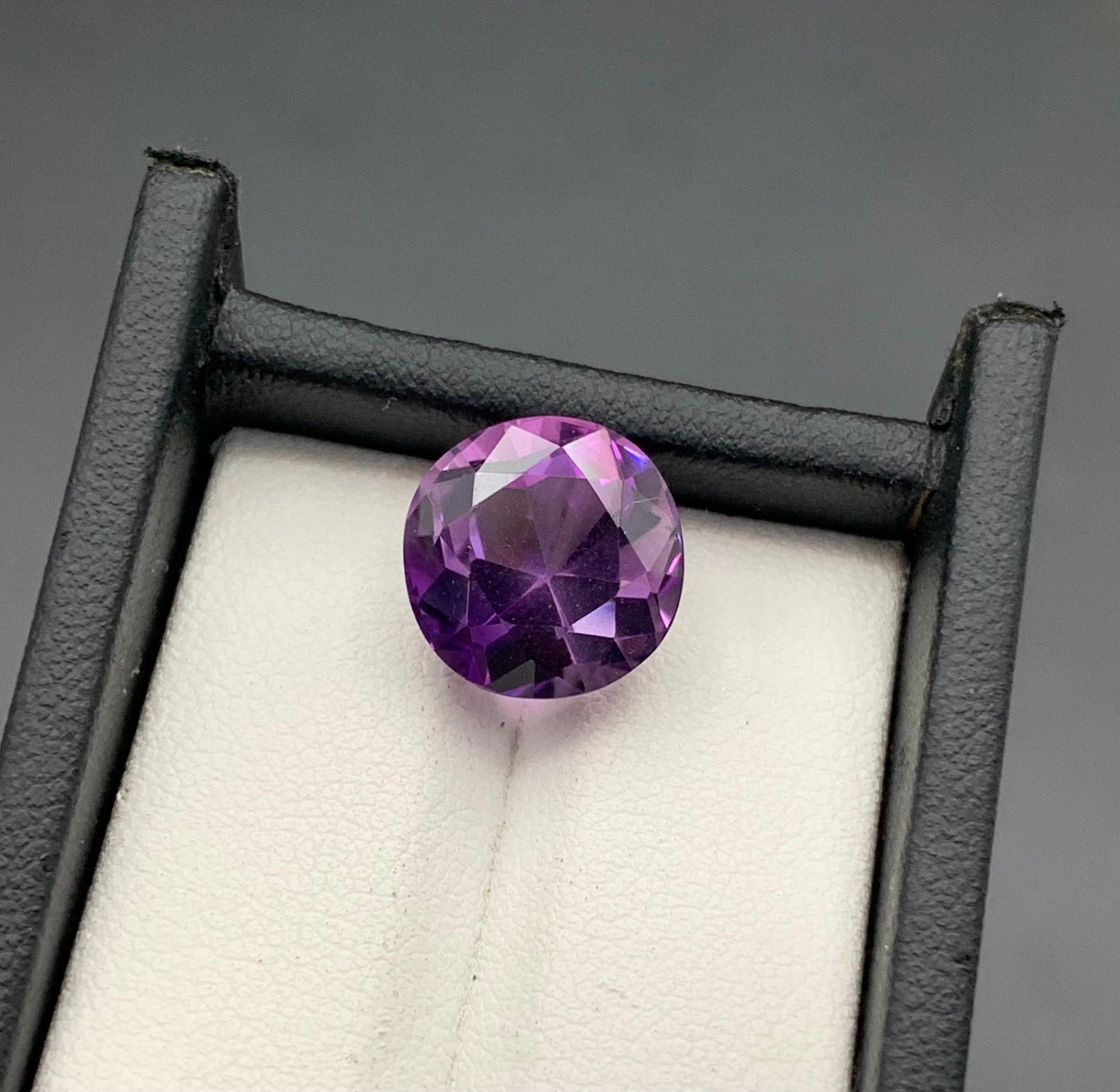 8.38 carats Amethyst from Africa Loose Gemstone