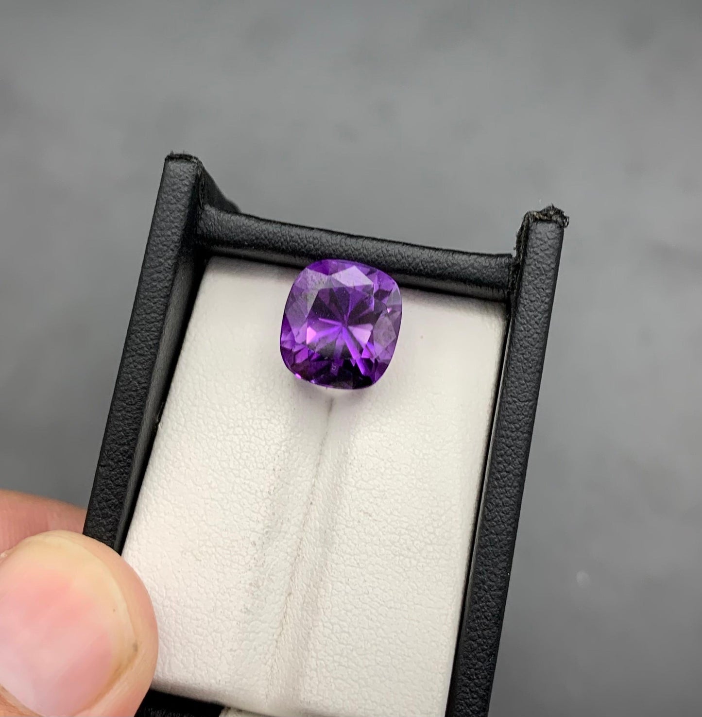 8.77 carats Amethyst From Africa Loose Gemstone