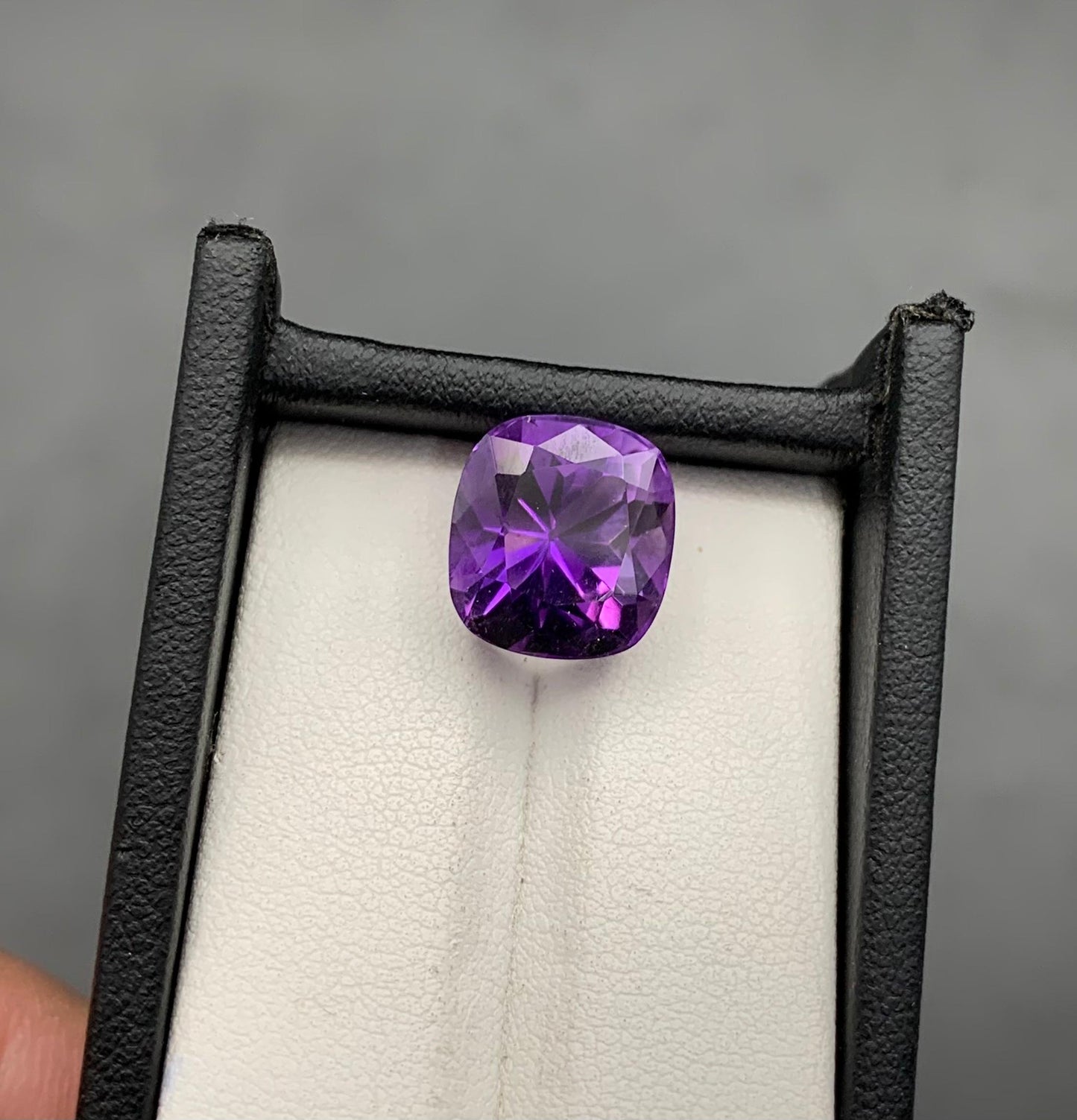 8.77 carats Amethyst From Africa Loose Gemstone