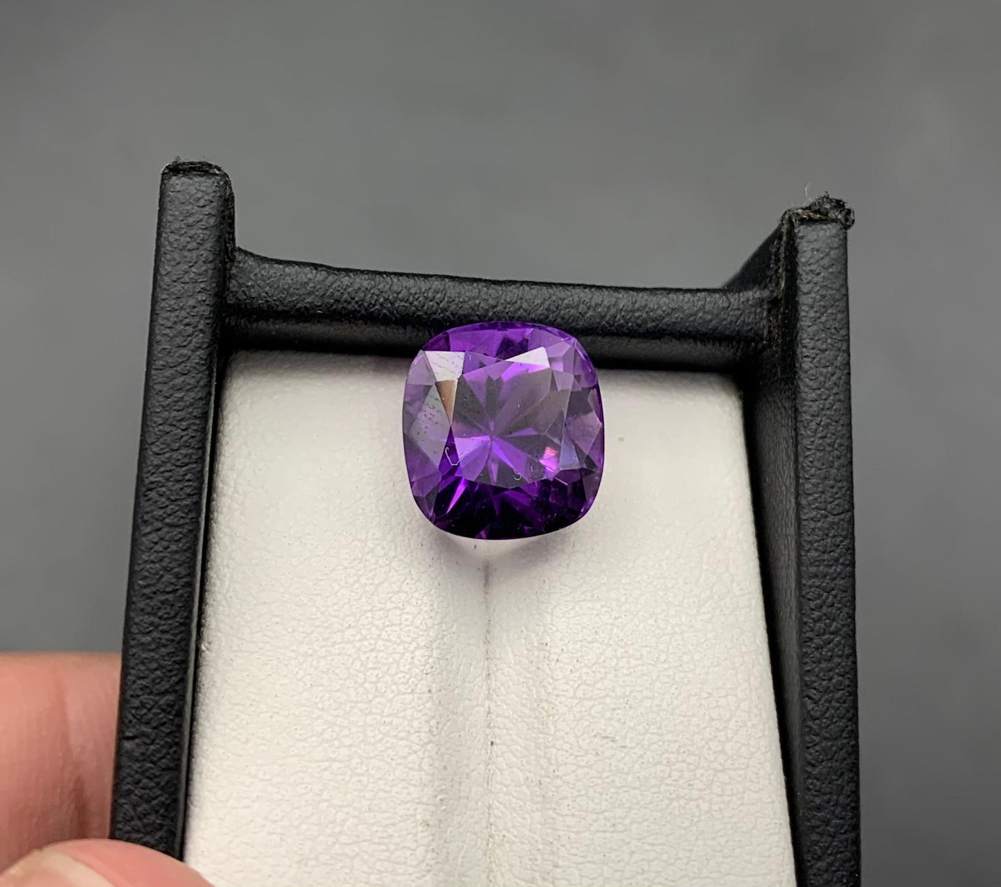 8.77 carats Amethyst From Africa Loose Gemstone