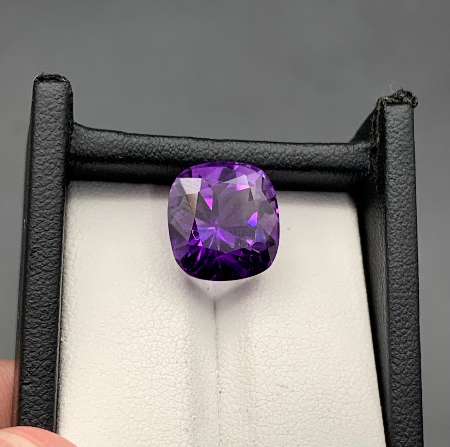 8.77 carats Amethyst From Africa Loose Gemstone