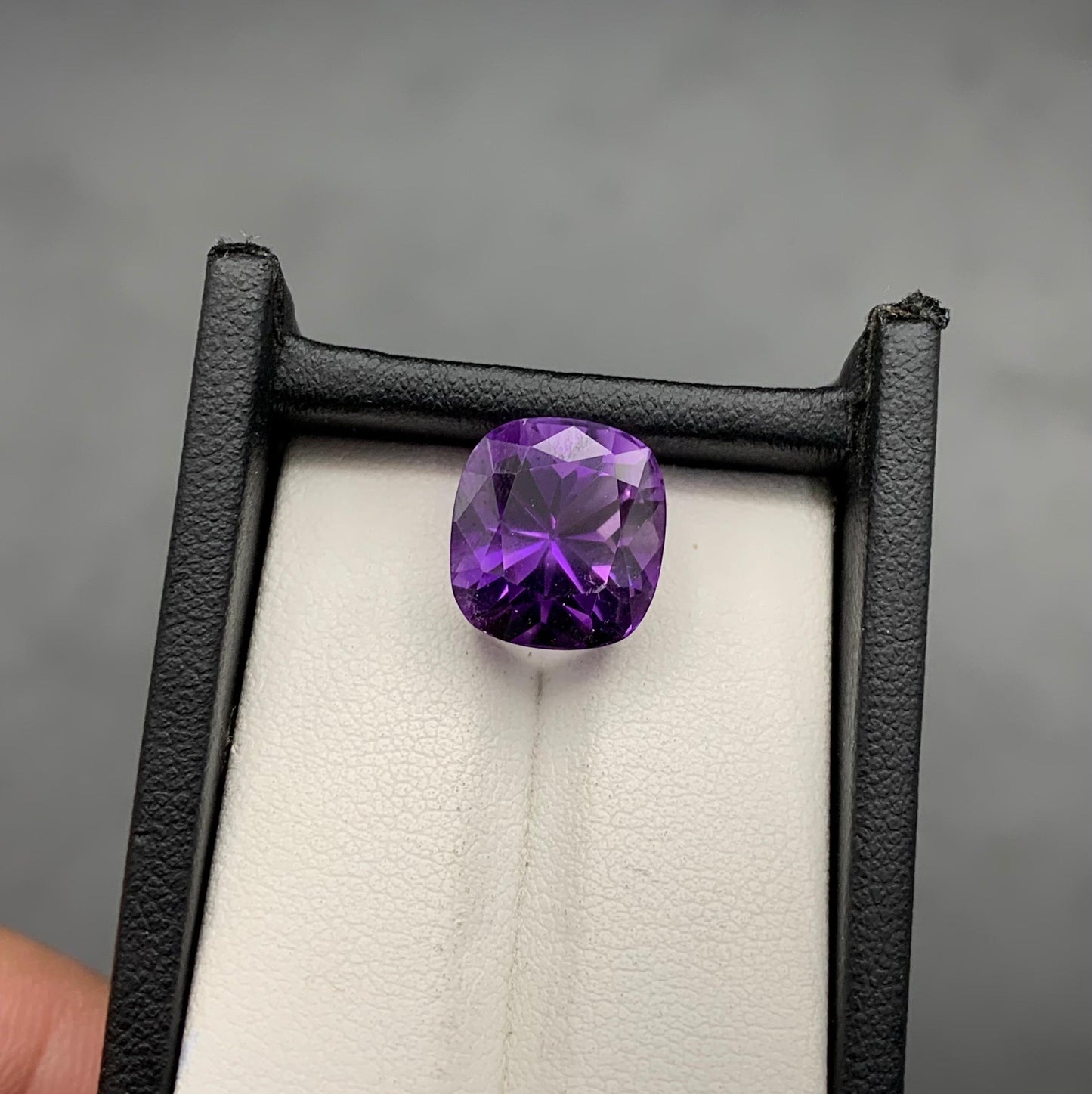 8.77 carats Amethyst From Africa Loose Gemstone