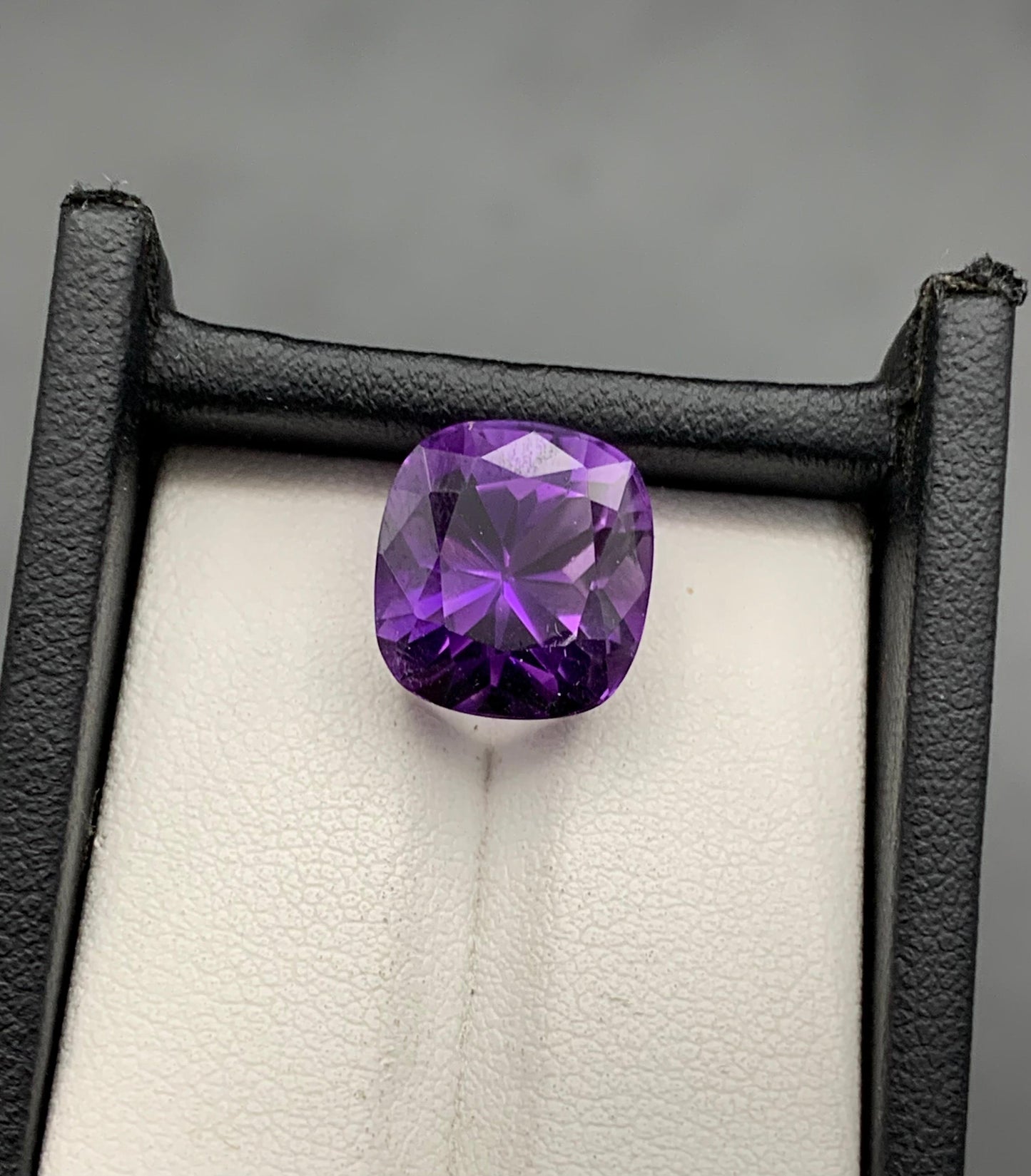 8.77 carats Amethyst From Africa Loose Gemstone