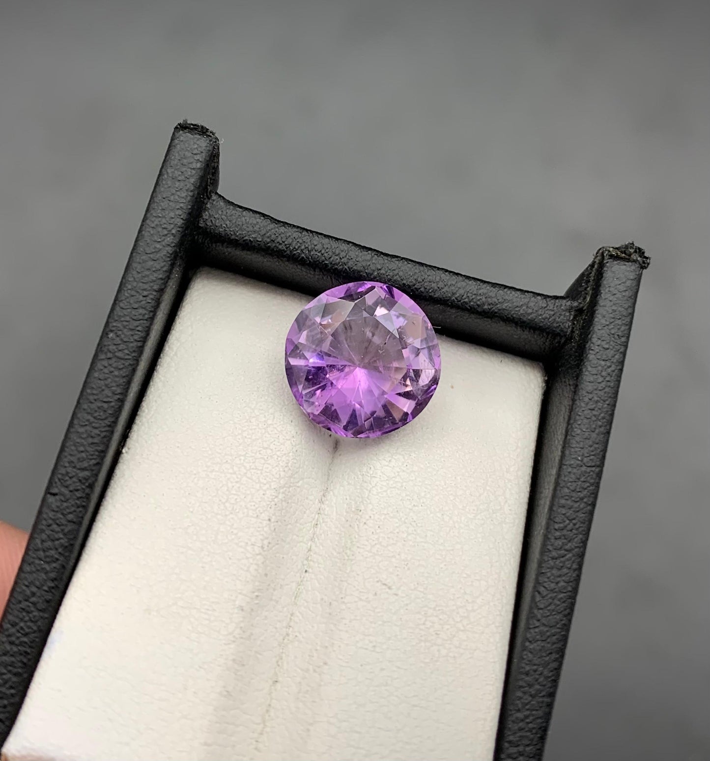 6.94 carats Amethyst From Africa Loose Gemstone