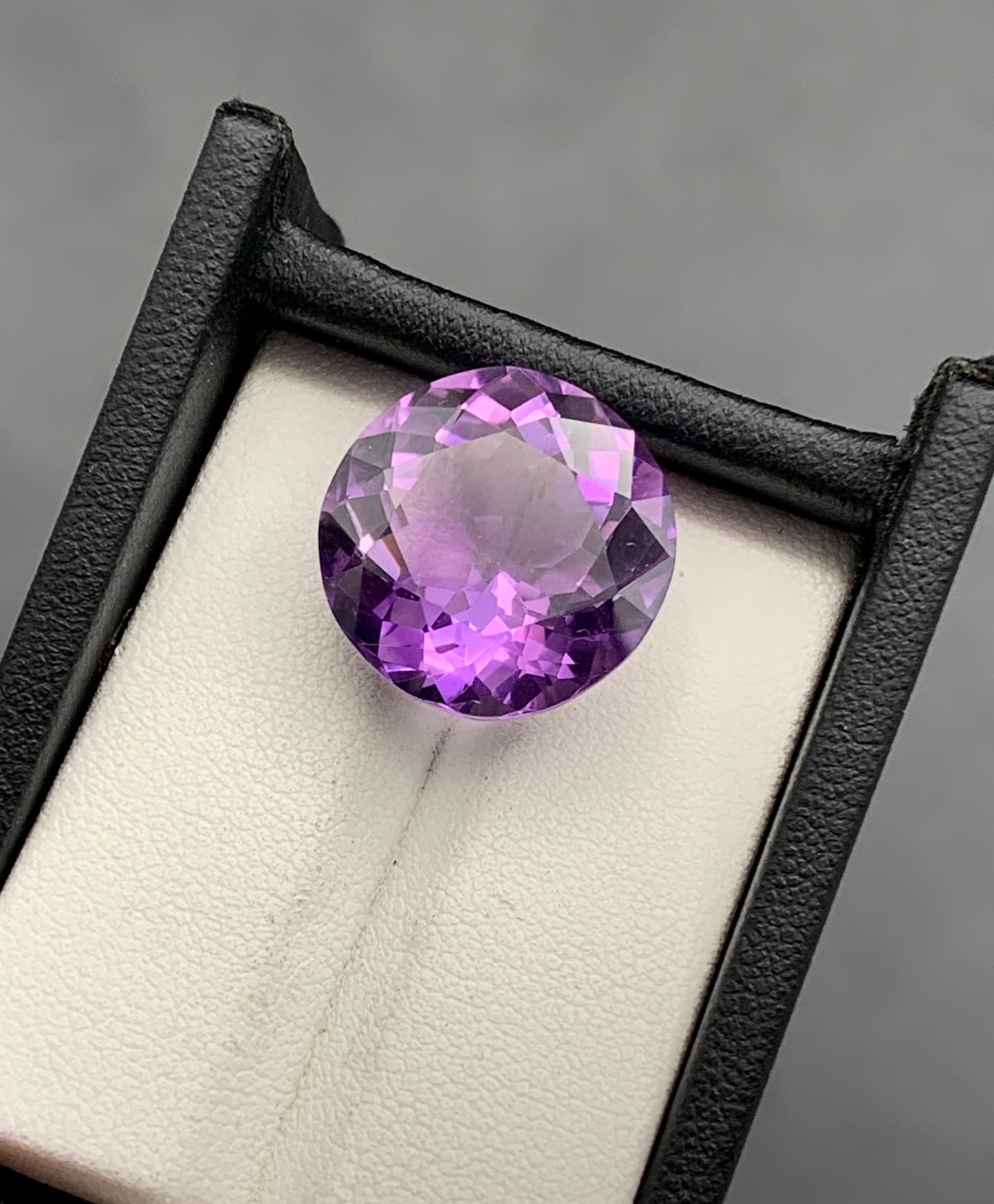 15.94 carats Amethyst From Africa Loose Gemstone