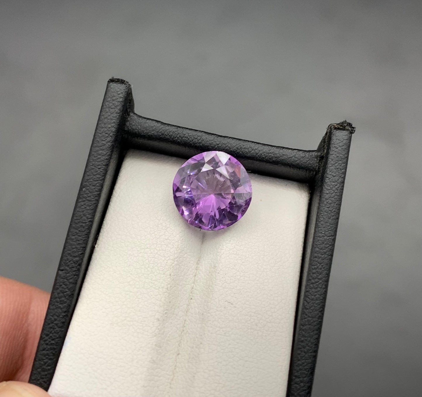 6.94 carats Amethyst From Africa Loose Gemstone