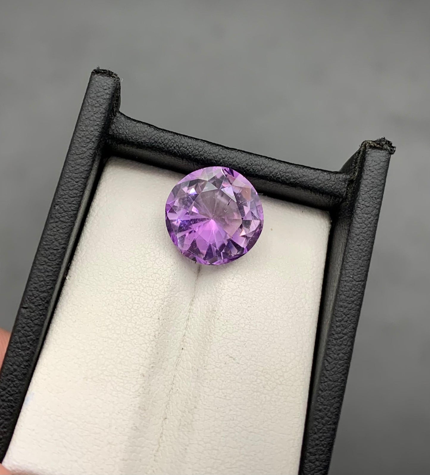 6.94 carats Amethyst From Africa Loose Gemstone