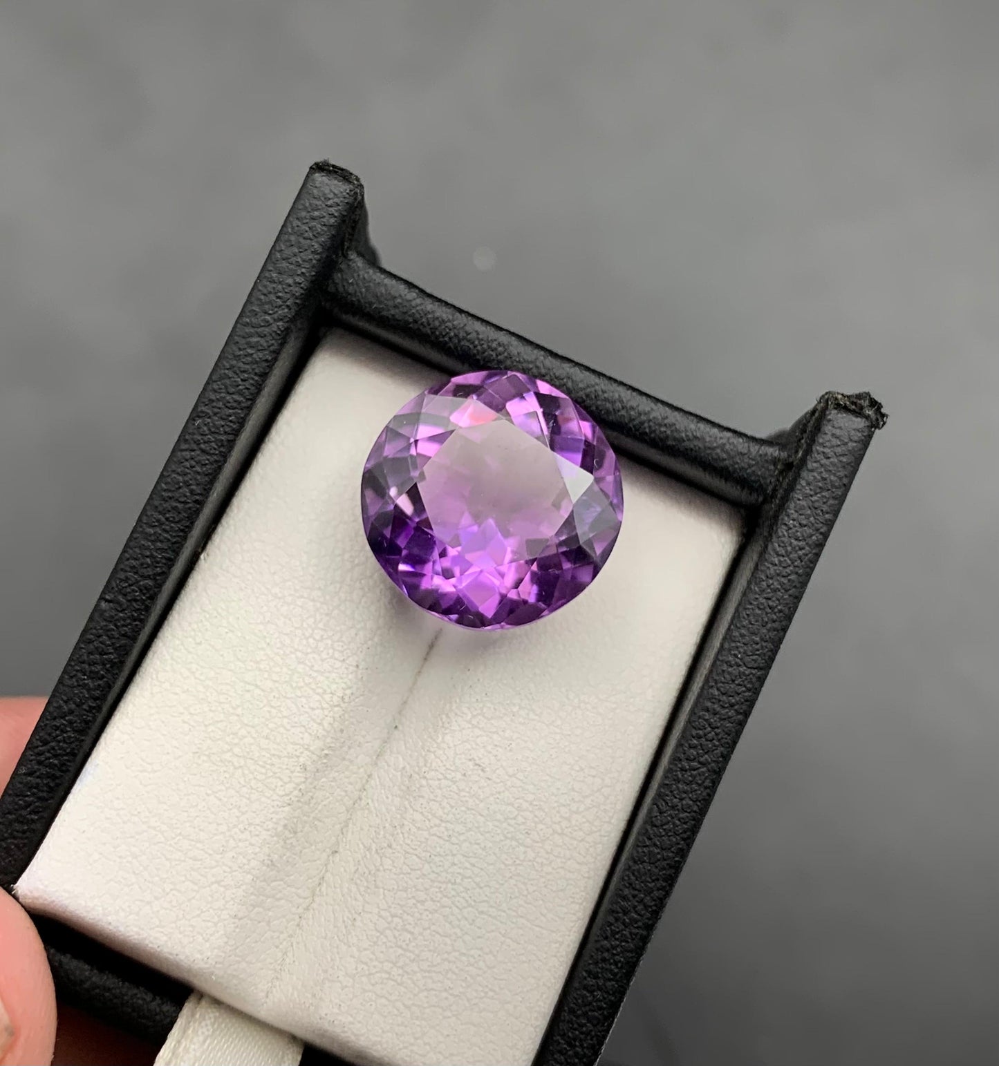 15.94 carats Amethyst From Africa Loose Gemstone