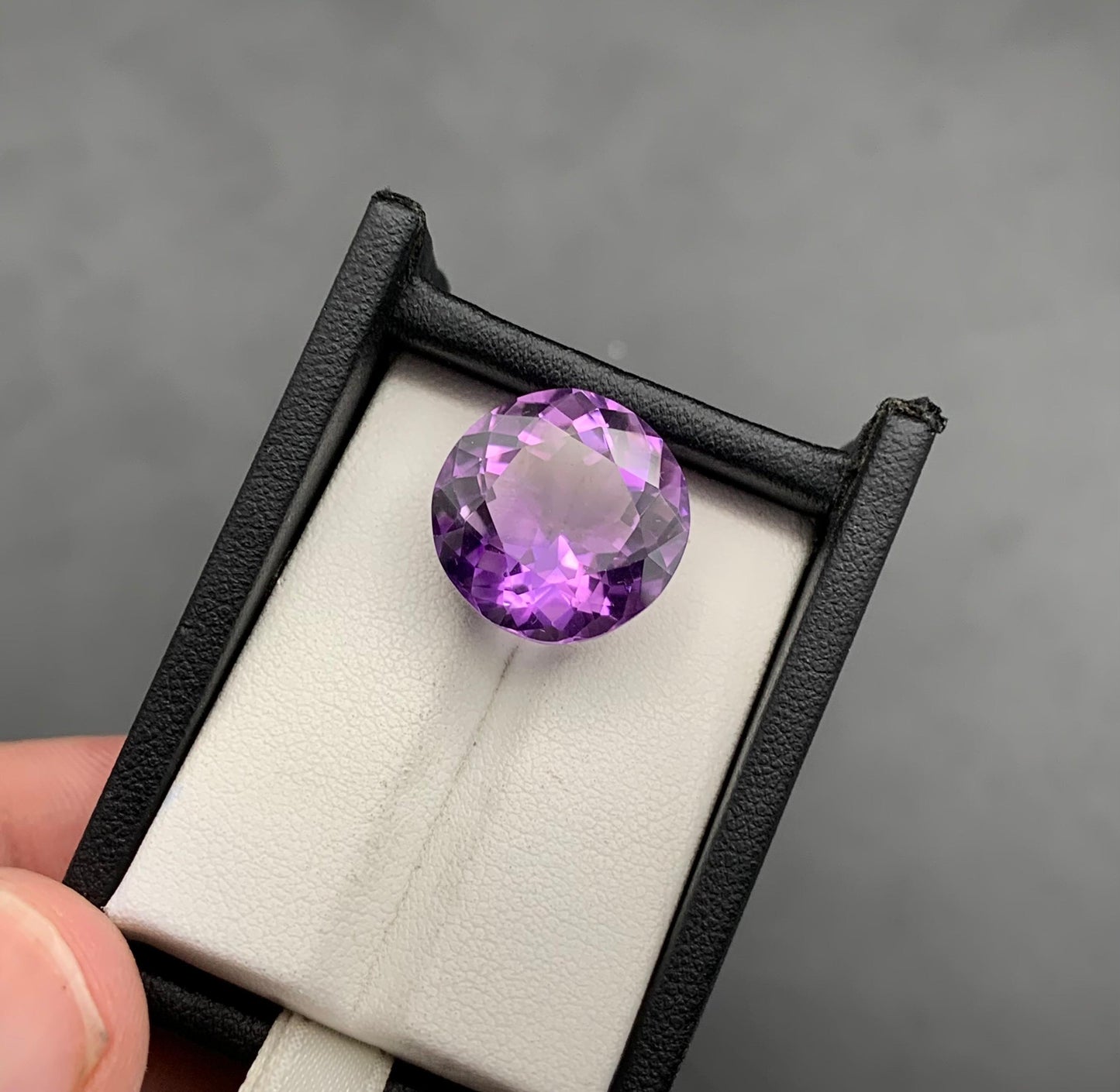 15.94 carats Amethyst From Africa Loose Gemstone