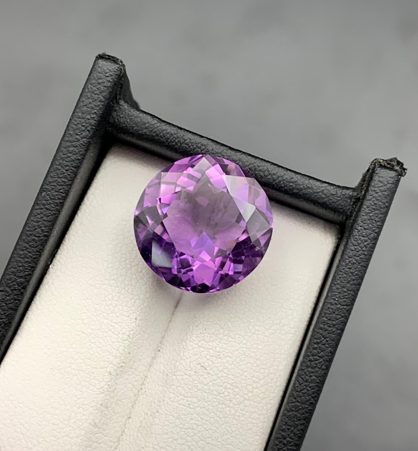 15.94 carats Amethyst From Africa Loose Gemstone