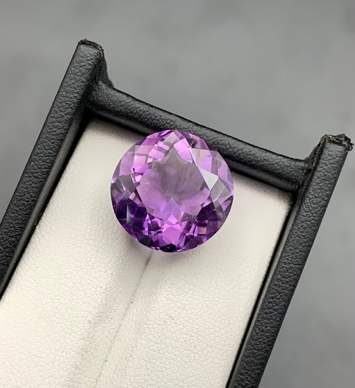 15.94 carats Amethyst From Africa Loose Gemstone