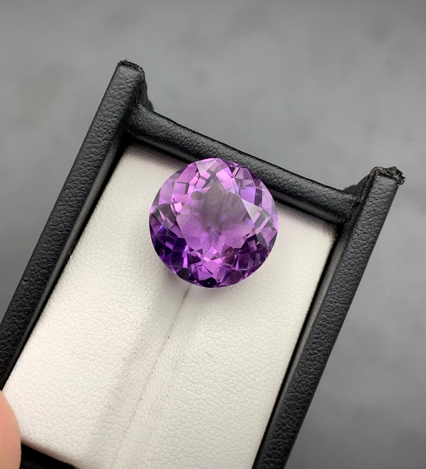 15.94 carats Amethyst From Africa Loose Gemstone