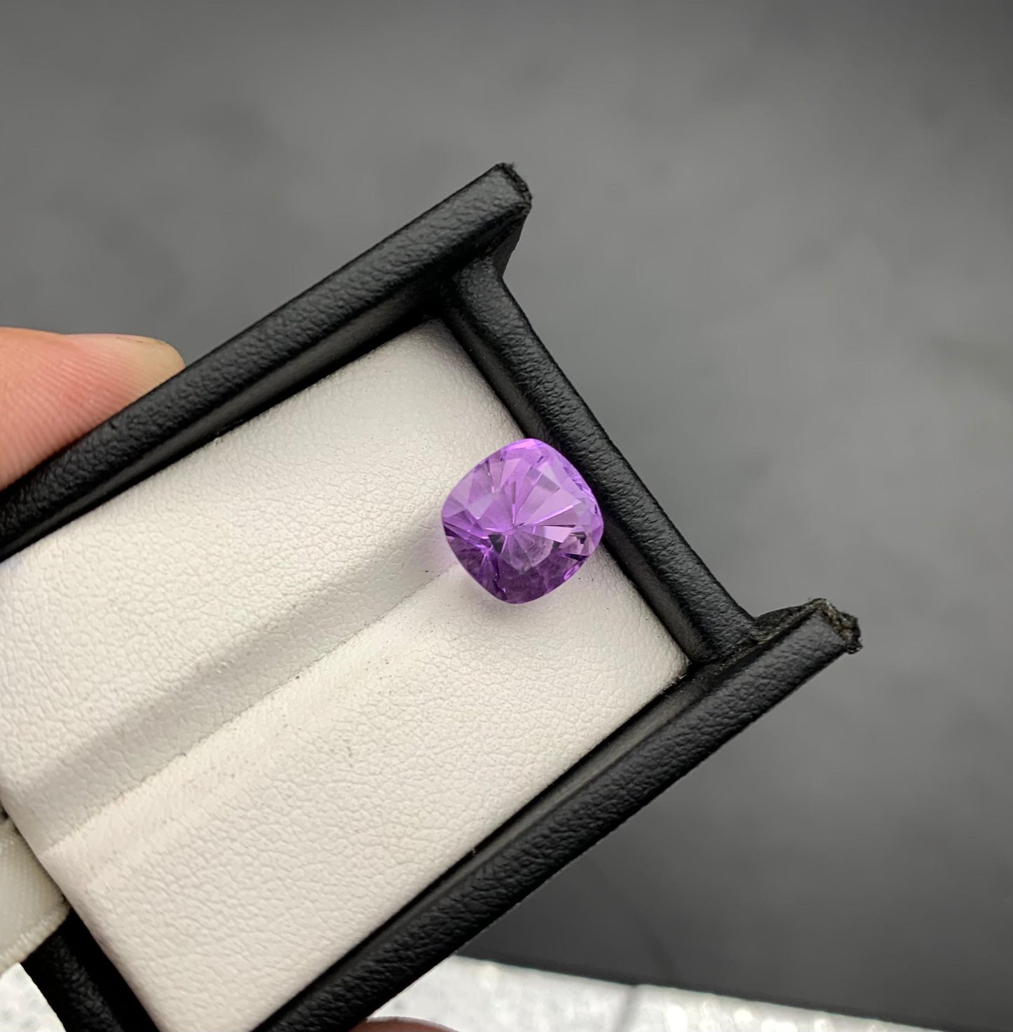 6.00 carats Amethyst From Africa Loose Gemstone