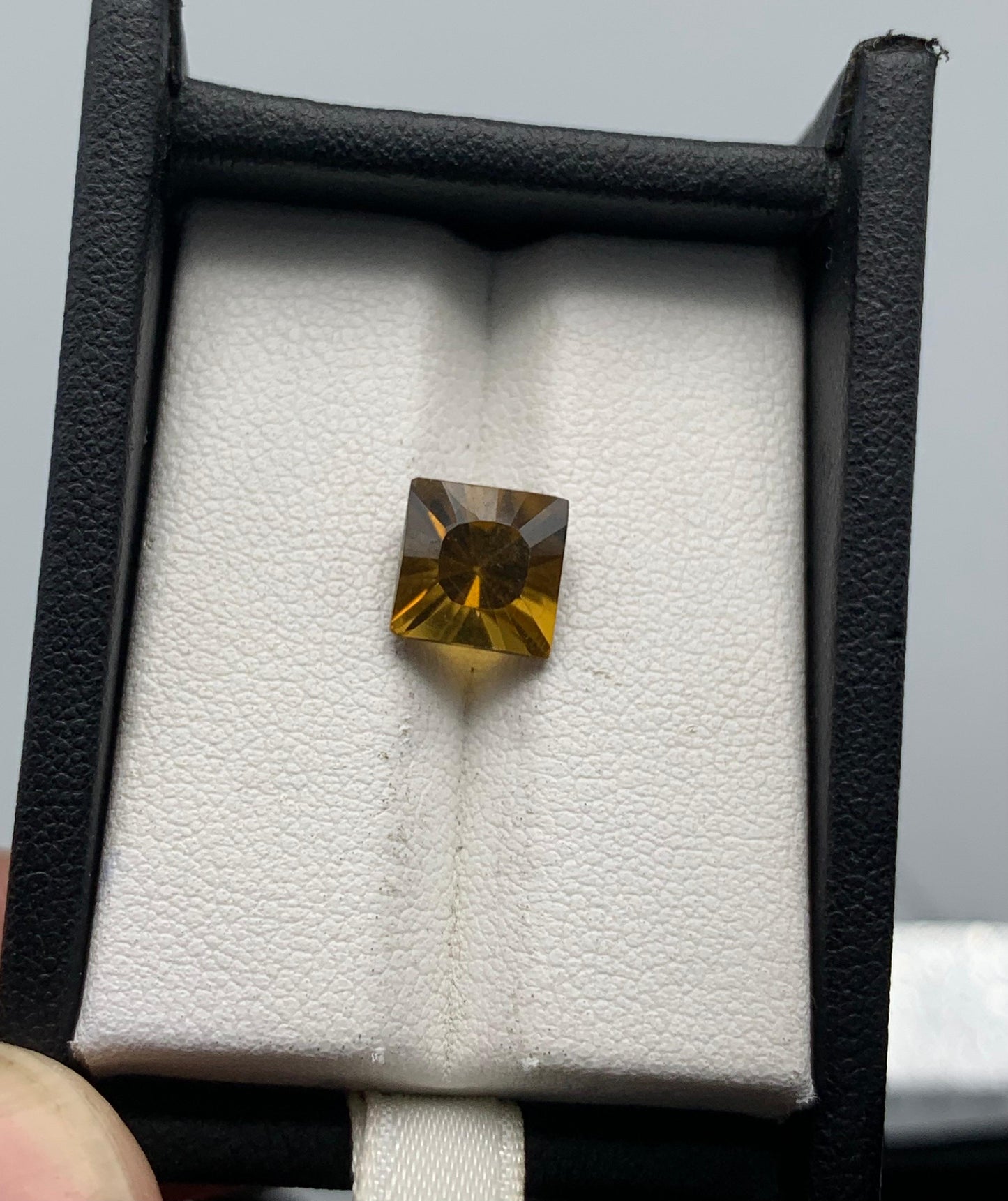 2.75 carats Citrine From Africa Loose Gemstone