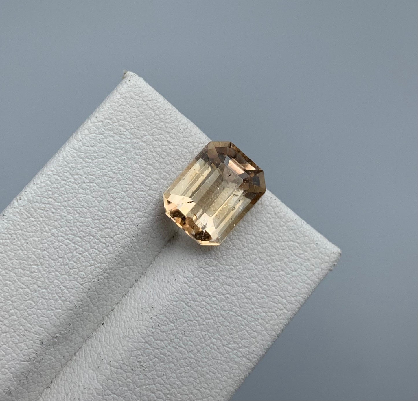 5.64 carats Topaz From Pakistan Loose Gemstone