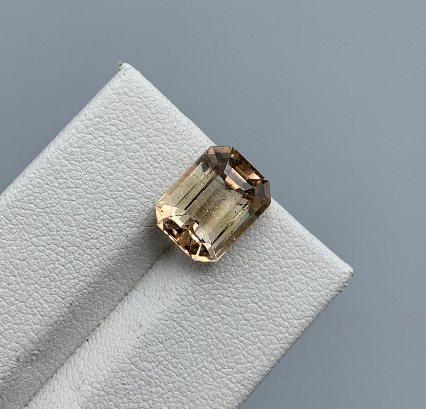 5.64 carats Topaz From Pakistan Loose Gemstone