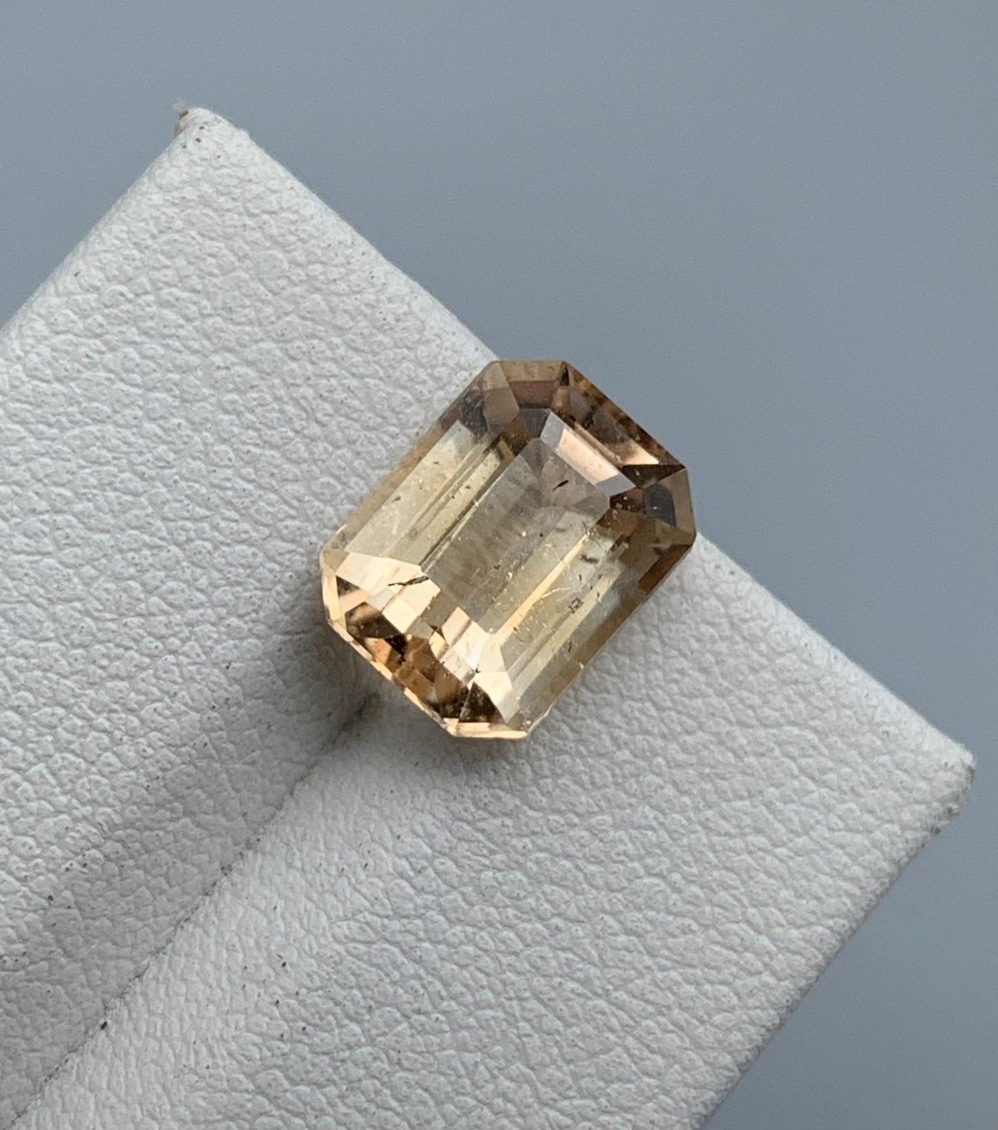 5.64 carats Topaz From Pakistan Loose Gemstone