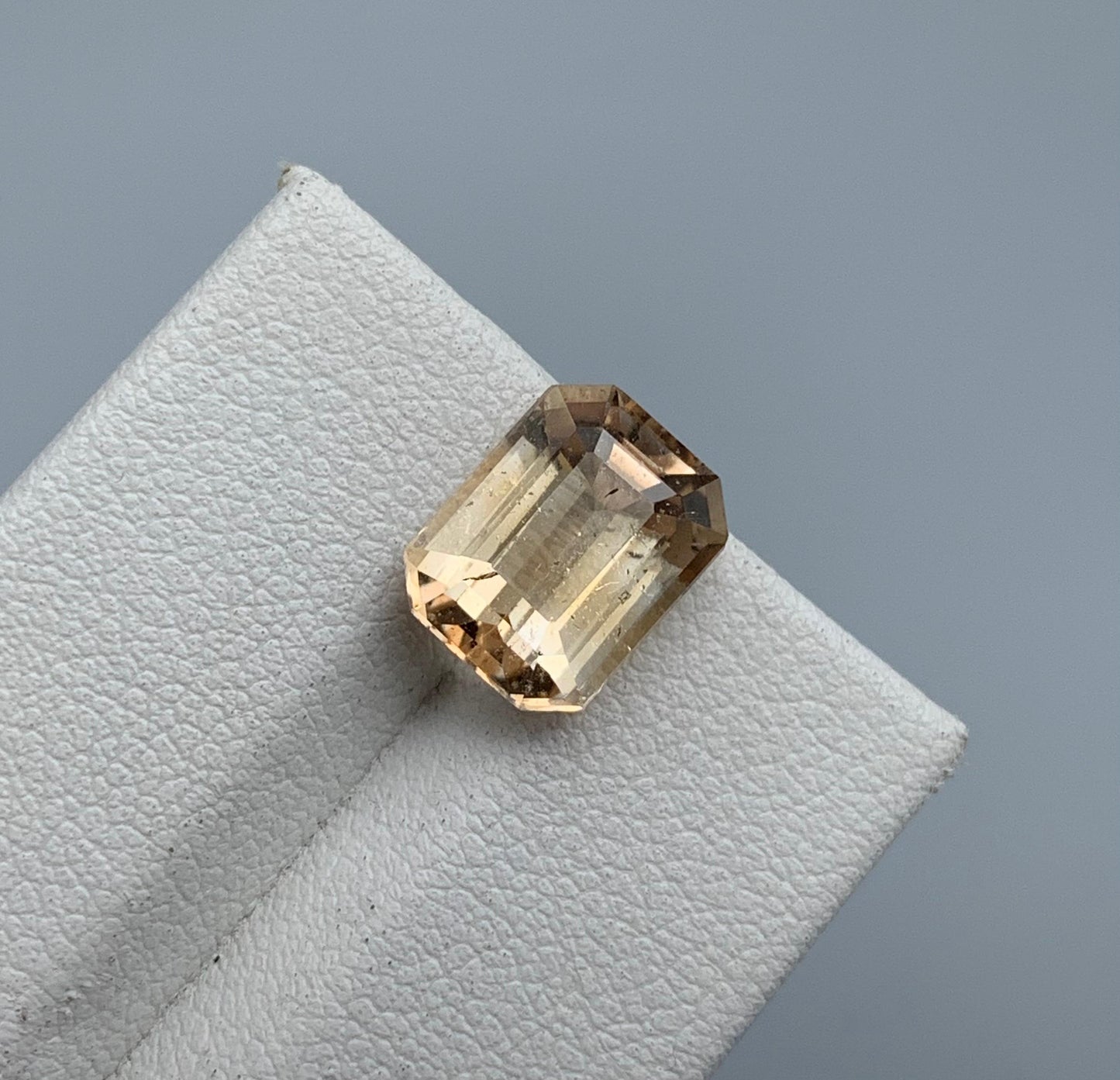 5.64 carats Topaz From Pakistan Loose Gemstone