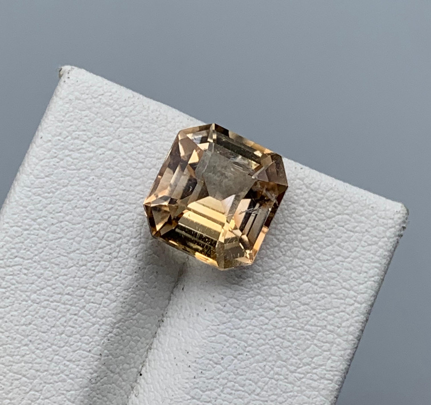 7.17 carats Topaz From Pakistan Loose Gemstone