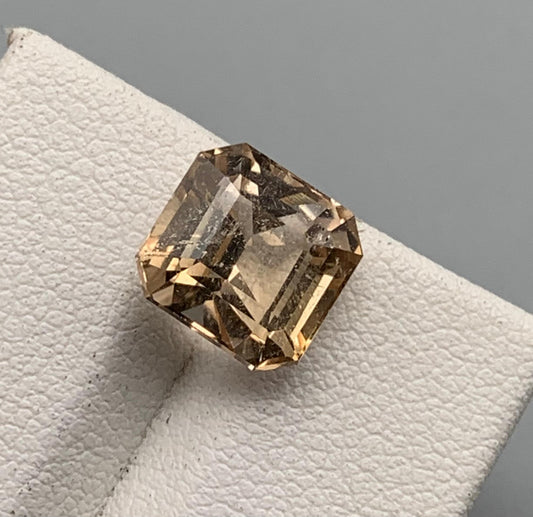 6.07 carats Topaz From Pakistan Loose Gemstone