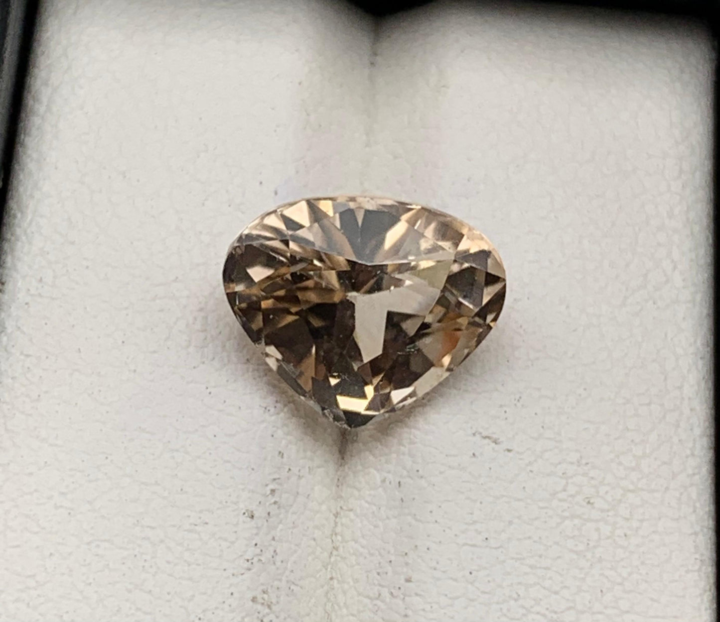 6.71 carats Topaz From Pakistan Loose Gemstone