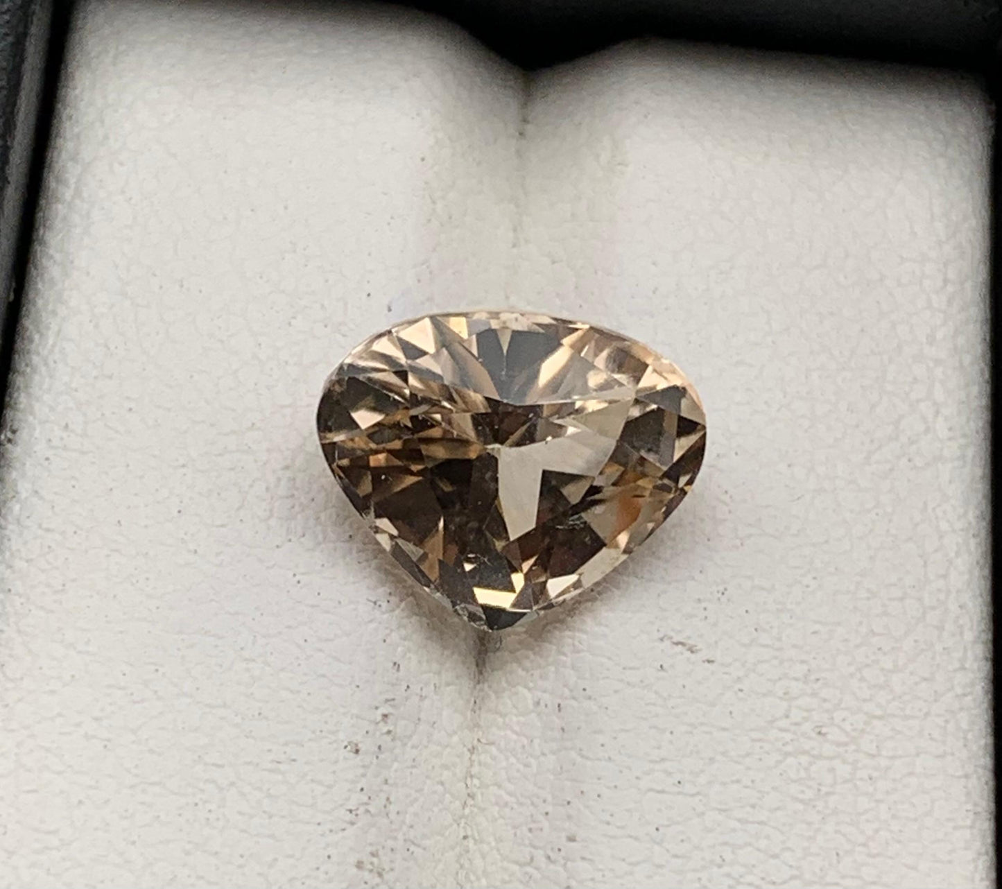 6.71 carats Topaz From Pakistan Loose Gemstone