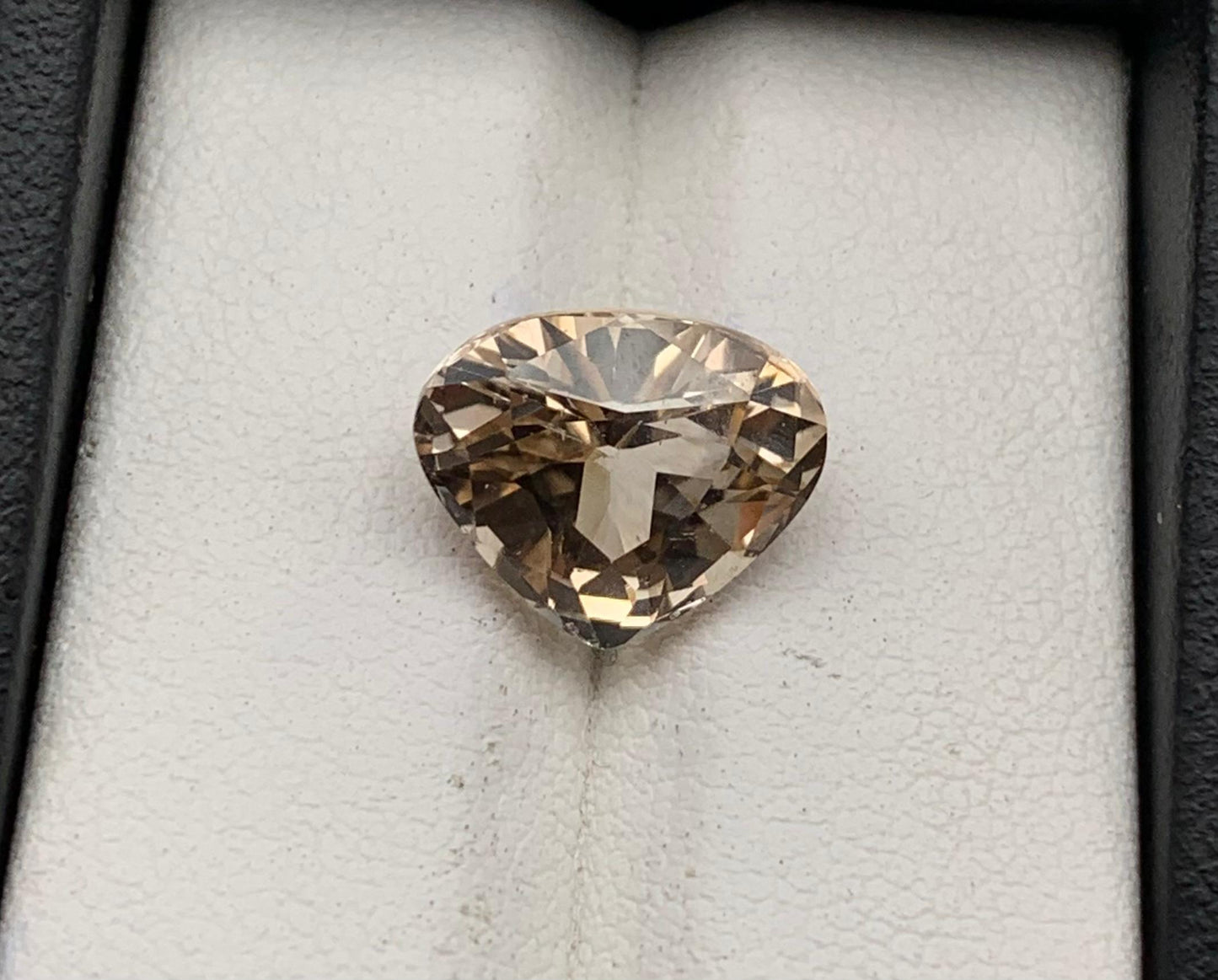 6.71 carats Topaz From Pakistan Loose Gemstone