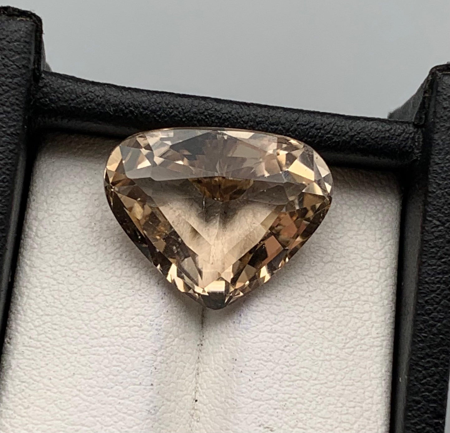 18.80 carats Topaz From Pakistan Loose Gemstone