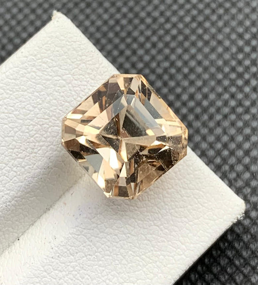 13.55 carats Topaz From Pakistan Loose Gemstone