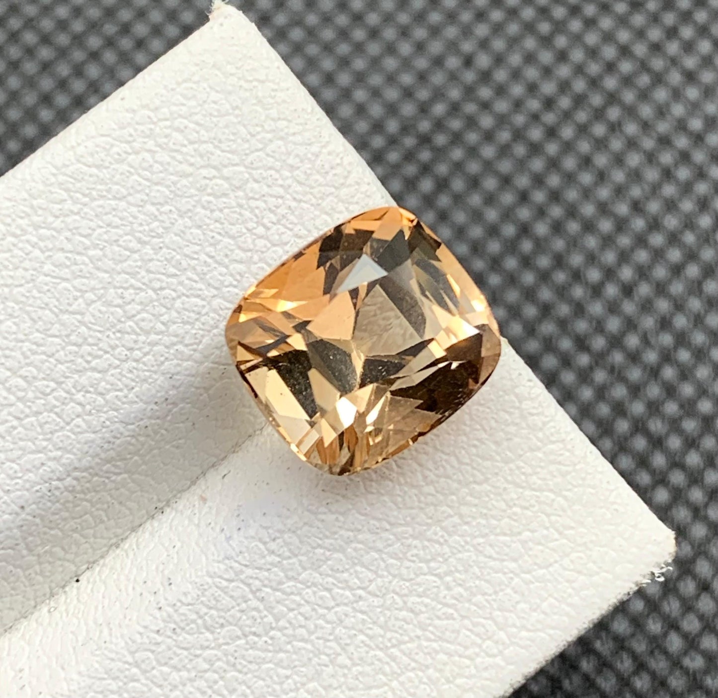 7.50 carats Topaz From Pakistan Loose Gemstone