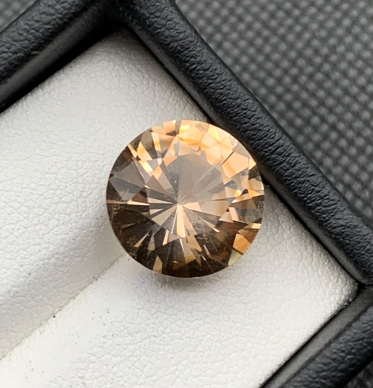 11.00 carats Topaz From Pakistan Loose Gemstone